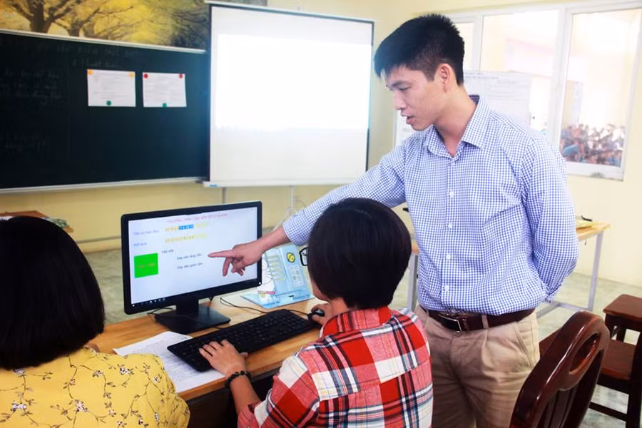 Ứng dụng công nghệ thông tin vào giảng dạy là một yêu cầu quan trọng đối với nhà giáo GDNN