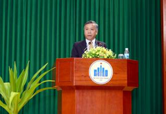 PGS.TS Trang Sĩ Trung phát biểu tại buỗi lễ