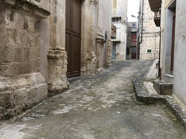 Hạ giá còn chưa đầy 30 nghìn đồng nhưng nhiều ngôi nhà nơi đây vẫn chưa bán được - 5 Hạ giá còn chưa đầy 30 nghìn đồng nhưng nhiều ngôi nhà nơi đây vẫn chưa bán được - 5