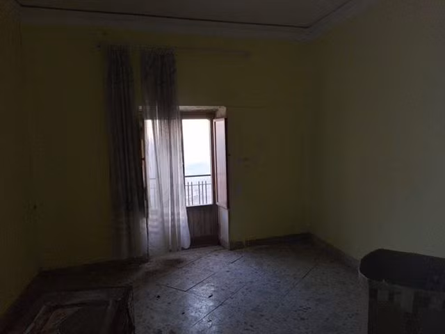 Hạ giá còn chưa đầy 30 nghìn đồng nhưng nhiều ngôi nhà nơi đây vẫn chưa bán được - 8