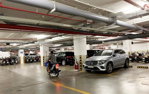 Mỗi chỗ đậu xe ô tô tại chung cư The EverRich Infinity được Địa ốc Phát Đạt bán giá nửa tỷ đồng. Mỗi chỗ đậu xe ô tô tại chung cư The EverRich Infinity được Địa ốc Phát Đạt bán giá nửa tỷ đồng.