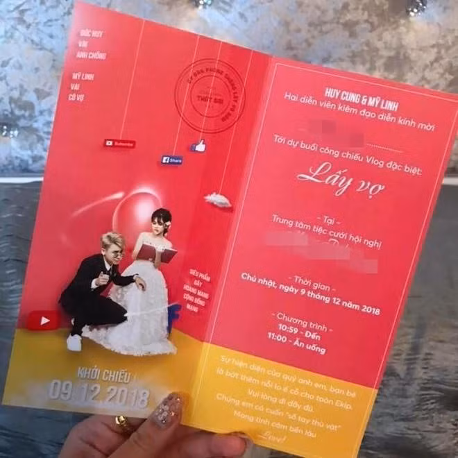 Nhung kieu thiep cuoi doc dao, lam 