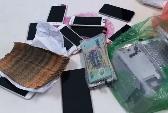 Ghi nhớ thói quen của chủ cũ, 9X trộm hơn 160 triệu đồng và 15 iPhone
