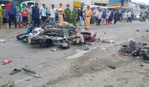 danh tinh 4 nguoi chet va 18 nguoi bi thuong trong vu tai nan kinh hoang tai long an hinh 2