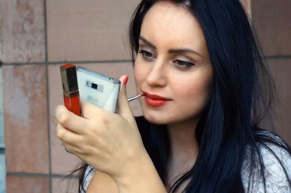 Đắp mặt trong phòng spa tôi nằm nín thở nghe cuộc trò chuyện của hai cô gái giường kế bên rồi choáng váng - Ảnh 1.