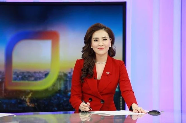 Ngày đầu làm BTV Thời sự của ‘cô gái thời tiết’ Mai Ngọc