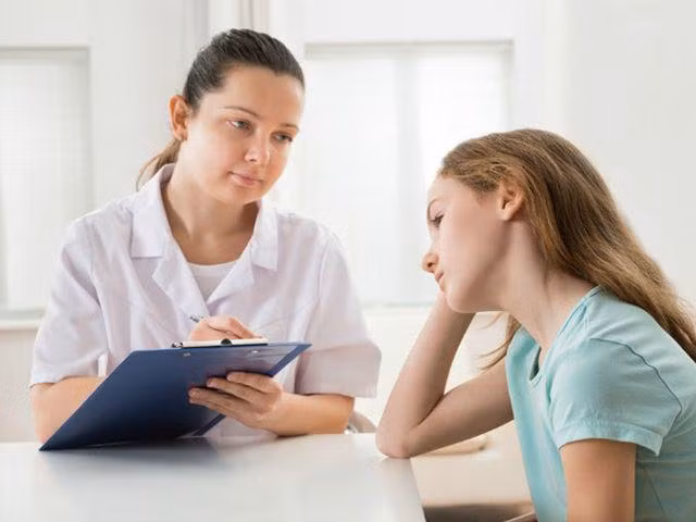 con gai 17 tuoi da san sui, ngay cang gia, me phat hoang khi nghe chan doan tu bac si - 1