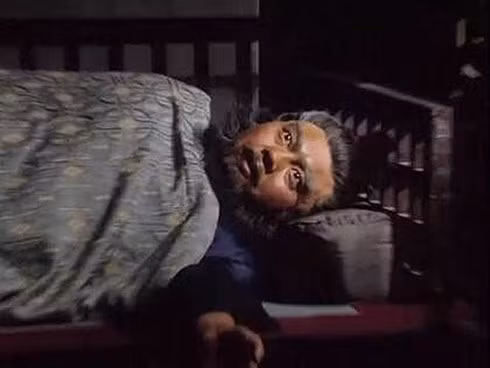 Trên thế giới cũng đã ghi nhận nhiều trường hợp ngủ không nhắm mắt.