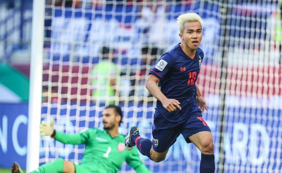 Ngoài Quang Hải, 1 cầu thủ khác của Đông Nam Á cũng nằm trong danh sách này là “Messi Jay” Chanathip Songkrasin của ĐT Thái Lan cũng được đánh giá cao Ngoài Quang Hải, 1 cầu thủ khác của Đông Nam Á cũng nằm trong danh sách này là “Messi Jay” Chanathip Songkrasin của ĐT Thái Lan cũng được đánh giá cao