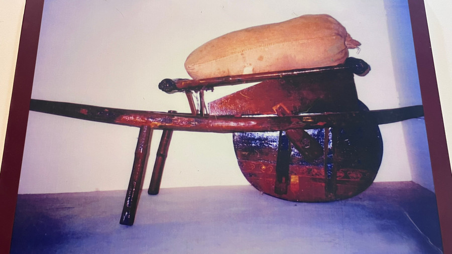 Xe cút kít của ông Trịnh Đình Bầm (xã Định Liên, huyện Yên Định) chế tạo có thể chở 280kg/chuyến.