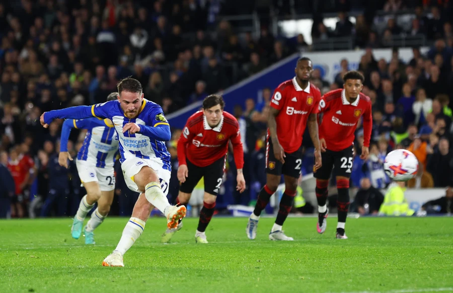 Thất bại trước Brighton là đòn đau với Man United.