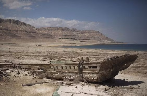 Mực nước biển Chết hiện giảm trung bình 1 mét mỗi năm. 