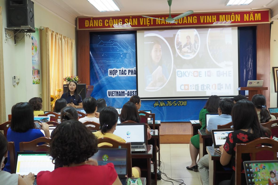 Trường THPT Phan Huy Chú - Đống Đa thường xuyên tổ chức những buổi đào tạo, chia sẻ kiến thức CNTT cho các thầy cô giáo trong trường Trường THPT Phan Huy Chú - Đống Đa thường xuyên tổ chức những buổi đào tạo, chia sẻ kiến thức CNTT cho các thầy cô giáo trong trường