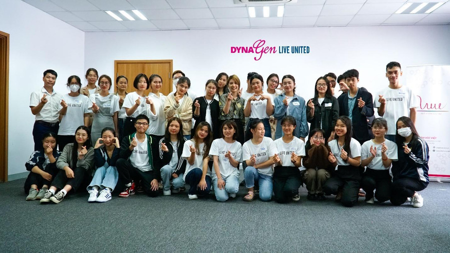 Khoá tập huấn “Chinh phục nhà tuyển dụng” diễn ra tại Hà Nội và trực tuyến với các thành viên tại TPHCM. Khoá tập huấn “Chinh phục nhà tuyển dụng” diễn ra tại Hà Nội và trực tuyến với các thành viên tại TPHCM.