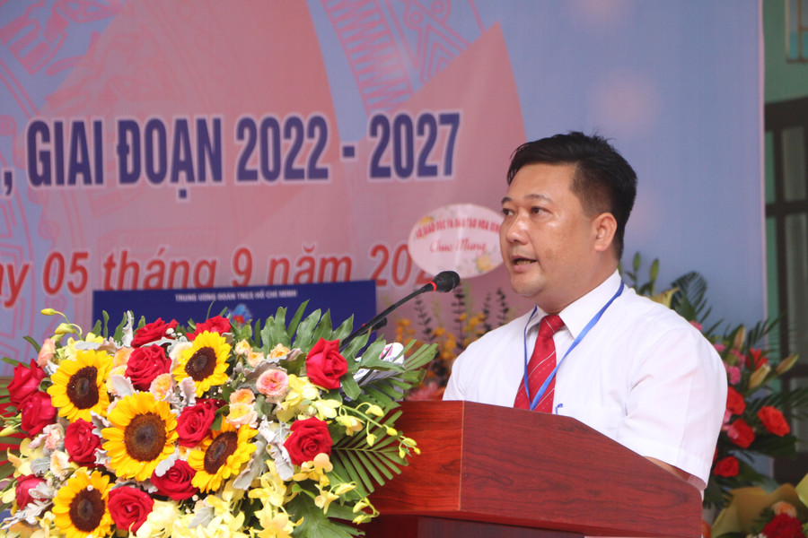 Thầy Nguyễn Anh Tuấn - Hiệu trưởng Trường Phổ thông dân tộc bán trú Tiểu học-THCS Thung Nai.