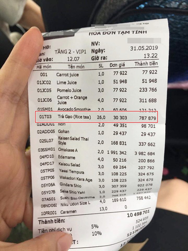 Lên phố ăn sushi, nhóm bạn giật mình khi phải trả 12 triệu nhưng chi tiết hóa đơn mới bất ngờ ảnh 3 Hóa đơn thanh toán của nhóm 12 người.
