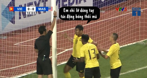 Chỉ là dùng tay chơi bóng thôi mà làm gì căng thế anh "Tài". Chỉ là dùng tay chơi bóng thôi mà làm gì căng thế anh Tài.