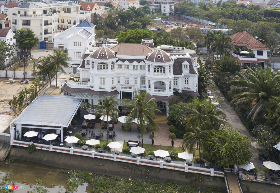 Loạt biệt thự đắt đỏ tại Thảo Điền, có cả cơ ngơi của “ông trùm hàng hiệu” Jonathan Hạnh Nguyễn ảnh 6 Co ngoi nha Jonathan Hanh Nguyen va loat biet thu dat do tai Thao Dien hinh anh 6