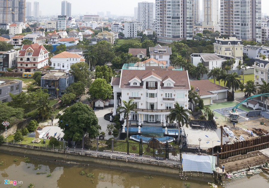 Loạt biệt thự đắt đỏ tại Thảo Điền, có cả cơ ngơi của “ông trùm hàng hiệu” Jonathan Hạnh Nguyễn ảnh 7 Co ngoi nha Jonathan Hanh Nguyen va loat biet thu dat do tai Thao Dien hinh anh 7