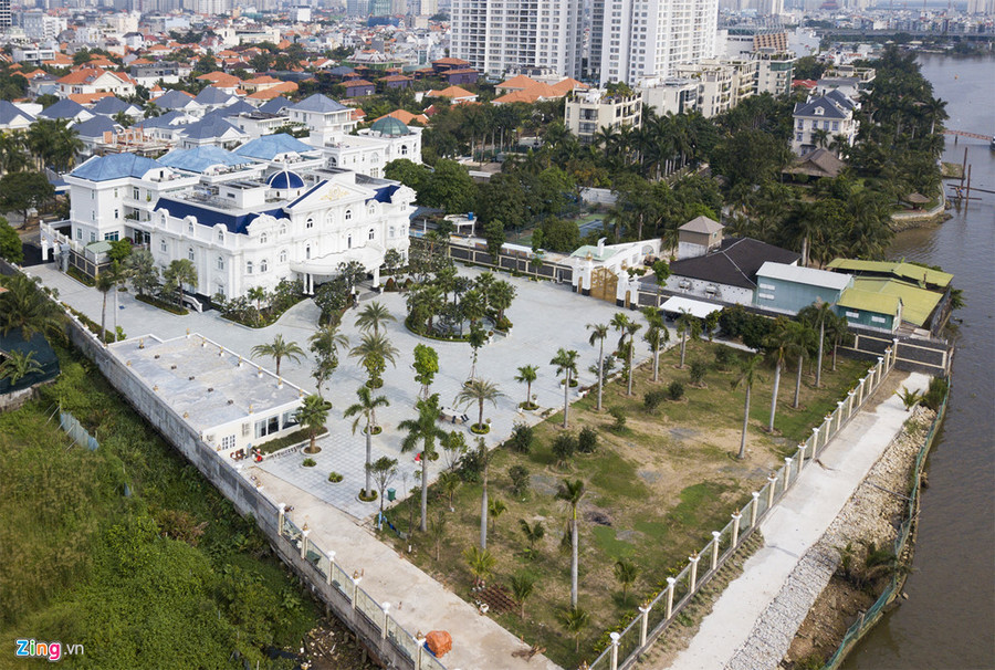 Loạt biệt thự đắt đỏ tại Thảo Điền, có cả cơ ngơi của “ông trùm hàng hiệu” Jonathan Hạnh Nguyễn ảnh 8 Co ngoi nha Jonathan Hanh Nguyen va loat biet thu dat do tai Thao Dien hinh anh 8