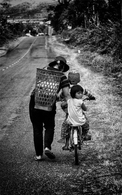 Những hình ảnh về mẹ làm rung động hàng vạn trái tim 9 Những hình ảnh về mẹ làm rung động hàng vạn trái tim 9
