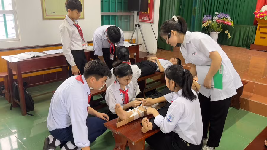 Tiết dạy môn Khoa học tự nhiên, học phần Sinh học của cô trò Trường THCS Hải Chính, Hải Hậu, Nam Định.