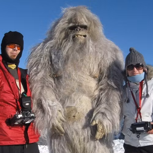 Phát hiện dấu chân bí ẩn của sinh vật huyền thoại tại Himalaya ảnh 2