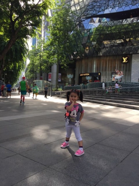 Không rời mắt với mặt mộc của cô bé 4 tuổi ảnh 3 Không rời mắt với mặt mộc của cô bé 4 tuổi ảnh 3