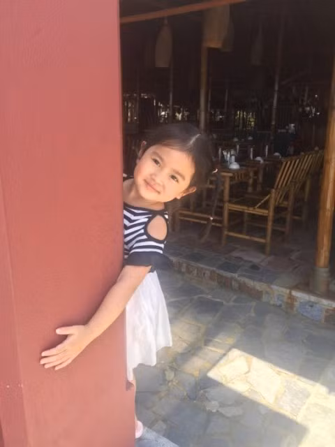 Không rời mắt với mặt mộc của cô bé 4 tuổi ảnh 7