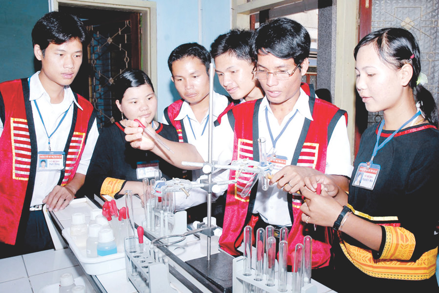 Công tác tuyển dụng giáo viên tại các vùng vẫn chưa có sự thống nhất giữa chính quyền địa phương và nhu cầu thực tế của ngành GD Công tác tuyển dụng giáo viên tại các vùng vẫn chưa có sự thống nhất giữa chính quyền địa phương và nhu cầu thực tế của ngành GD