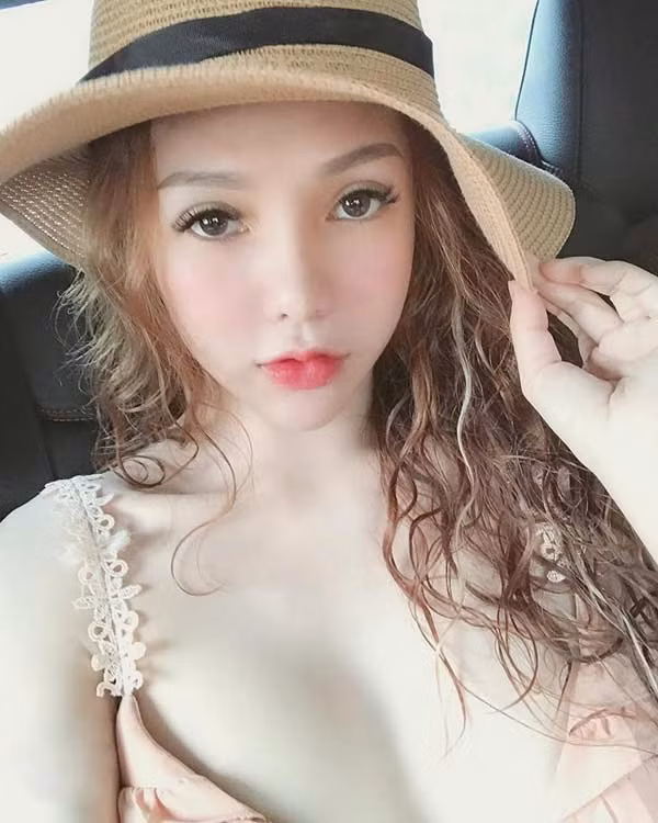 co nang "lot xac" xinh dep nhu tien nu sau khi ban trai bo vi mat giong dan ong hinh anh 5