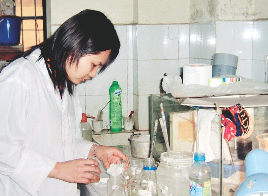 Sinh viên tham gia nghiên cứu khoa học Sinh viên tham gia nghiên cứu khoa học