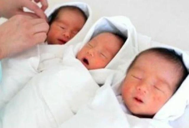 Chưa kịp mừng vì vợ sinh ba, chồng tá hỏa phát hiện chỉ 1 bé là con mình