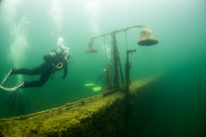 Bí ẩn nhà tù chìm trong biển nước ảnh 5