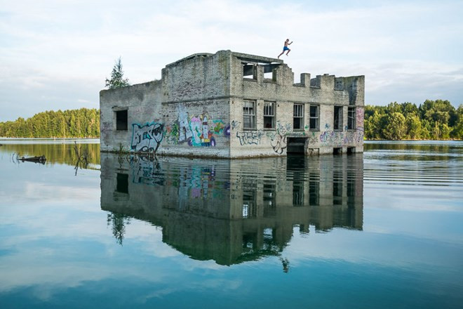 Bí ẩn nhà tù chìm trong biển nước ảnh 2