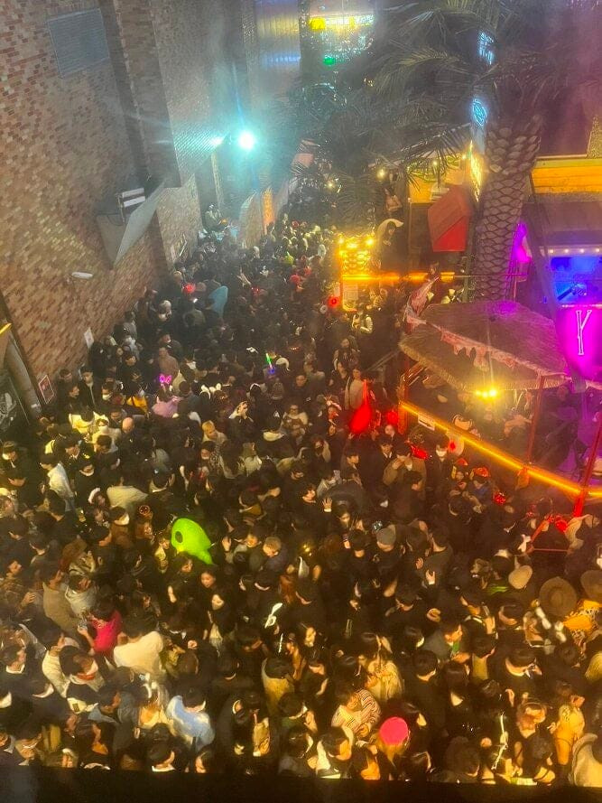 Đám đông đổ dồn về Seoul nhân ngày Halloween tới gần khiến tình hình mất kiểm soát.