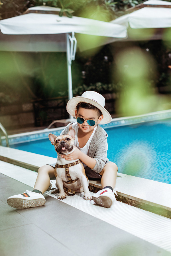 Không chỉ tham gia các show diễn trẻ em,Phong Vinh còn góp mặt trong bộ phim của đạo diễn Lê Hoàng. Chọn đồ đi chơi Tết cho các hoàng tử bé - 1