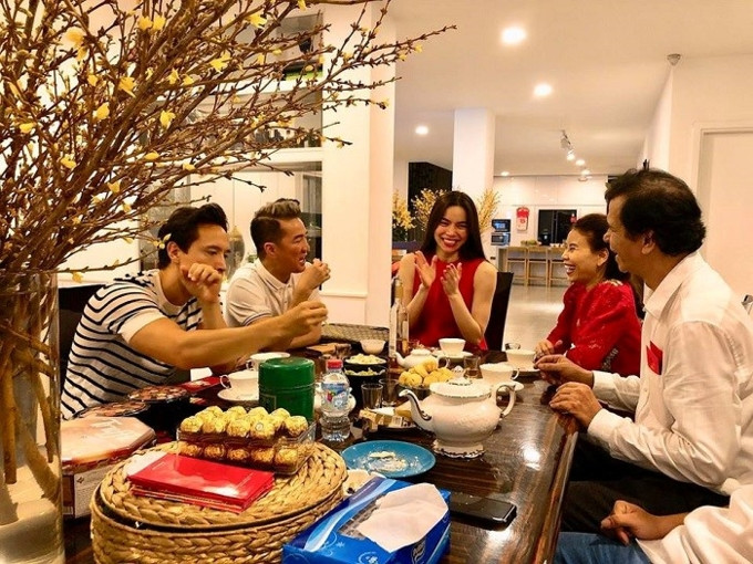 Sao Việt khoe ảnh đưa "người yêu" về quê đón Tết ảnh 5