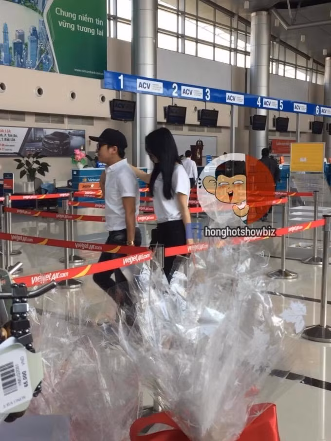 Sao Việt khoe ảnh đưa "người yêu" về quê đón Tết ảnh 2