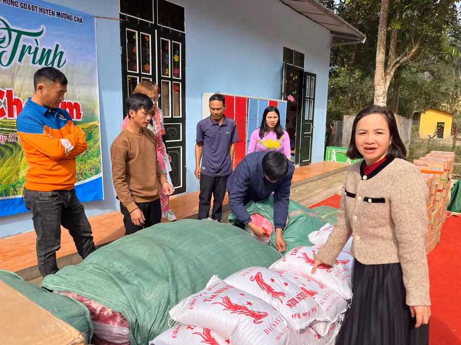 Kiểm kê các phần quà...