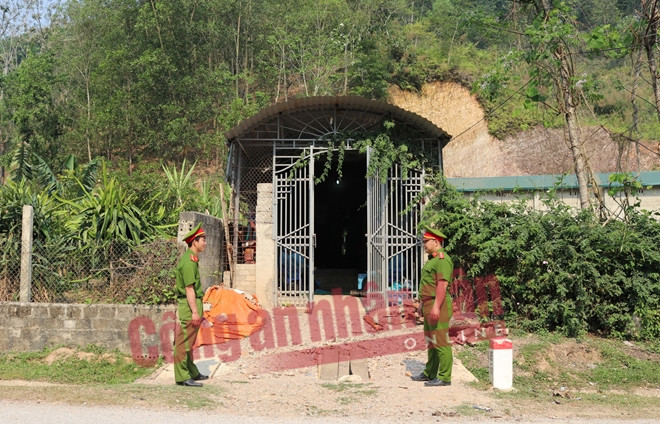 Vụ sát hại cô gái ship gà: Tiếp tục khám xét nhà hung thủ, phát hiện nhiều tình tiết mới ảnh 7 Vụ sát hại cô gái ship gà: Tiếp tục khám xét nhà hung thủ, phát hiện nhiều tình tiết mới ảnh 7