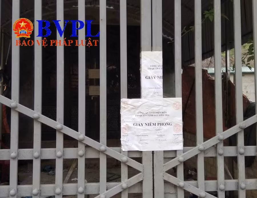 Vụ nữ sinh giao gà bị sát hại: Cận cảnh cuộc khám xét dài kỷ lục nhà Bùi Văn Công ảnh 8 Vụ nữ sinh giao gà bị sát hại: Cận cảnh cuộc khám xét dài kỷ lục nhà Bùi Văn Công ảnh 8