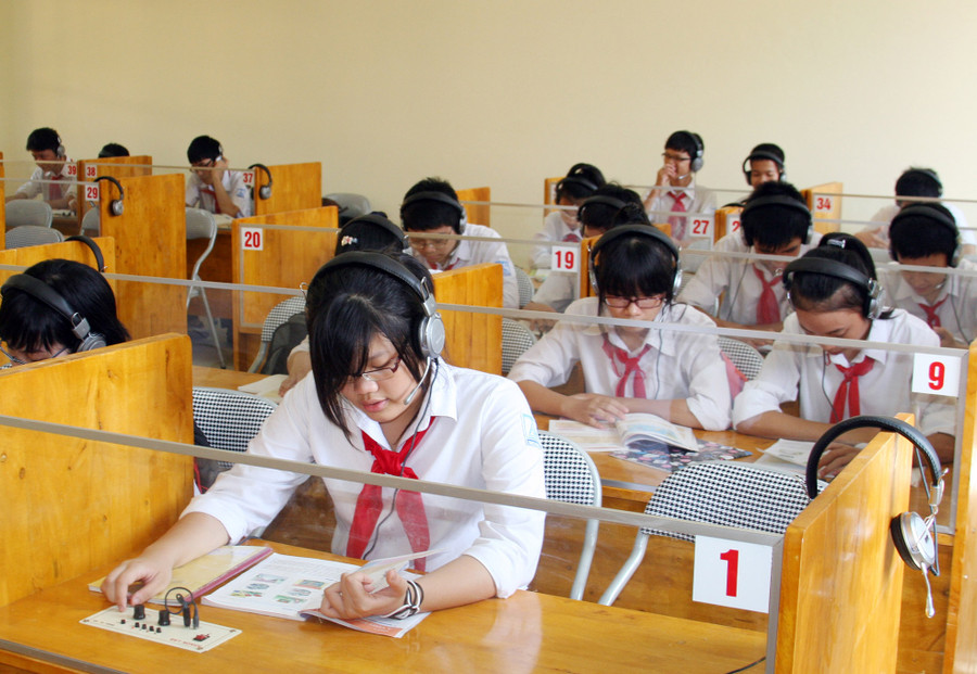 Thực hành ngôn ngữ đòi hỏi cơ sở vật chất theo tiêu chuẩn. Ảnh: Như Hùng Thực hành ngôn ngữ đòi hỏi cơ sở vật chất theo tiêu chuẩn. Ảnh: Như Hùng
