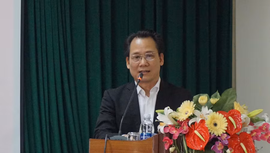 Ông Nguyễn Thanh Sơn, Phó Bí thư Đảng ủy Khối phát biểu tại Hội nghị