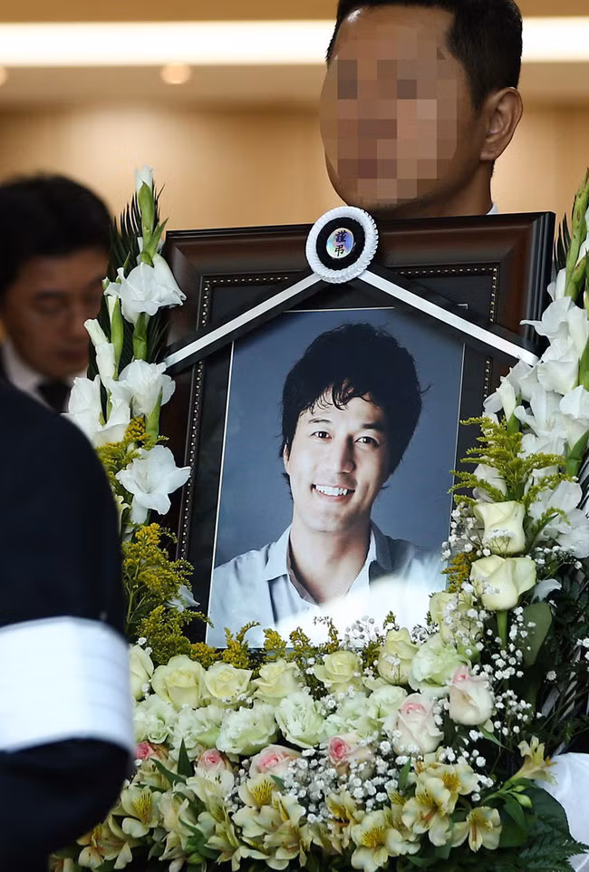 Cú trượt dài của con trai nhà tài phiệt Hàn Quốc: Sa ngã vào con đường nghiện ngập, bế tắc trong hôn nhân để rồi tự kết liễu đời mình - Ảnh 10.