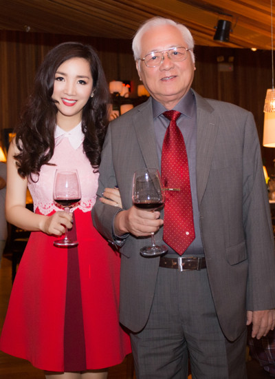 Giáng My thừa hưởng gen hoạt động nghệ thuật từ bố mẹ. Bố chị là đạo diễn còn mẹ chị là giảng viên âm nhạc. giang-my-2-5228-1439882394.jpg