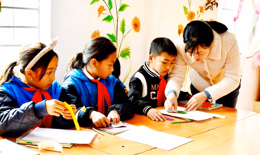 Môn Mỹ thuật luôn được các em hào hứng đón nhận.