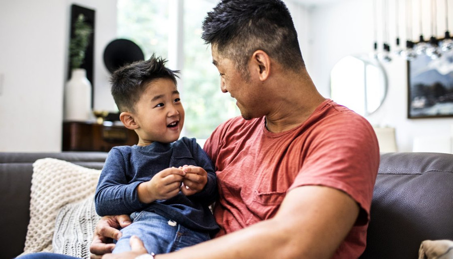 Cuộc thảo luận về những thay đổi ở tuổi dậy thì có thể bắt đầu từ 7 đến 9 tuổi. (Ảnh: ITN), Cuộc thảo luận về những thay đổi ở tuổi dậy thì có thể bắt đầu từ 7 đến 9 tuổi. (Ảnh: ITN),