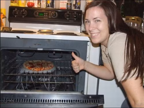 Khi chị em vào bếp.