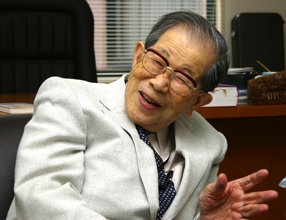 Bác sĩ Shigeaki. Bác sĩ Shigeaki.